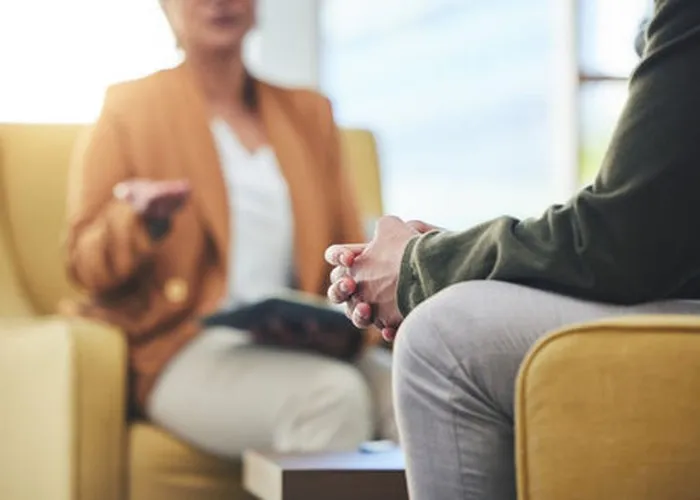 How to Set Boundaries When You’re Struggling with Your Mental Health